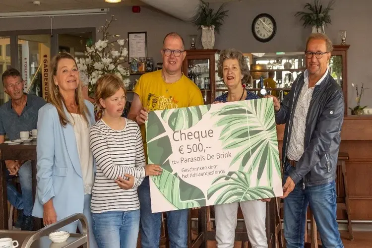 De Brink Obdam blij met giften van Adriaantjesfonds, Esdégé Reigersdaal en Oranjefonds