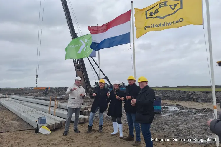 Eerste paal geslagen voor 68 nieuwe woningen in Obdam