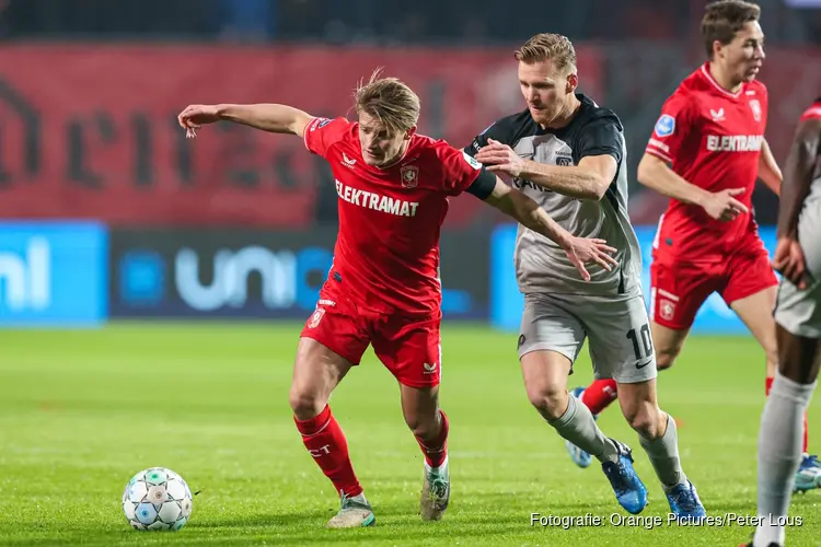 FC Twente wint strijd om derde plaats van AZ