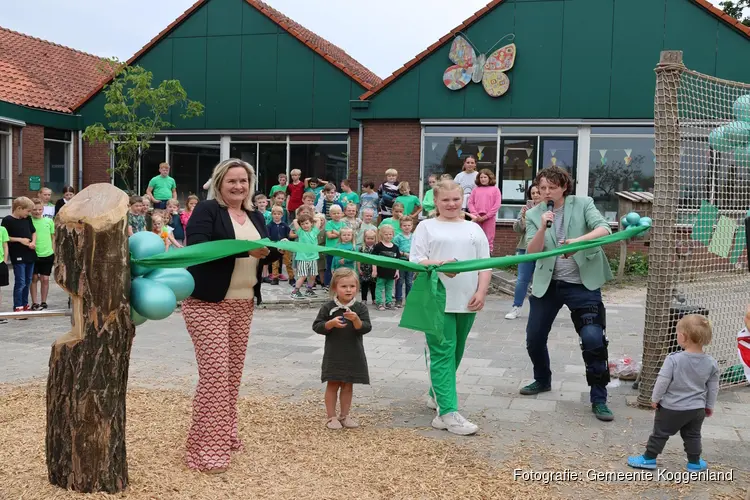 Nieuw dorps- en schoolplein voor Grosthuizen