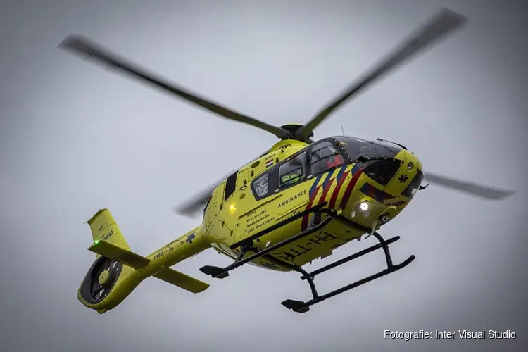 Man raakt ernstig gewond bij val van ladder in Ursem