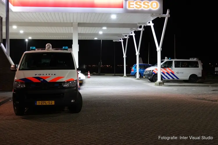 Ruim anderhalf jaar cel voor inrijden en steken slachtoffer op tankstation Berkhout