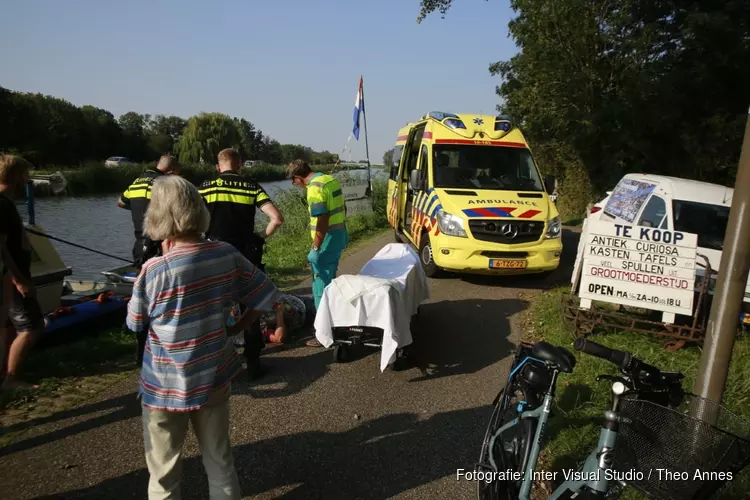 Fietsster naar ziekenhuis na botsing